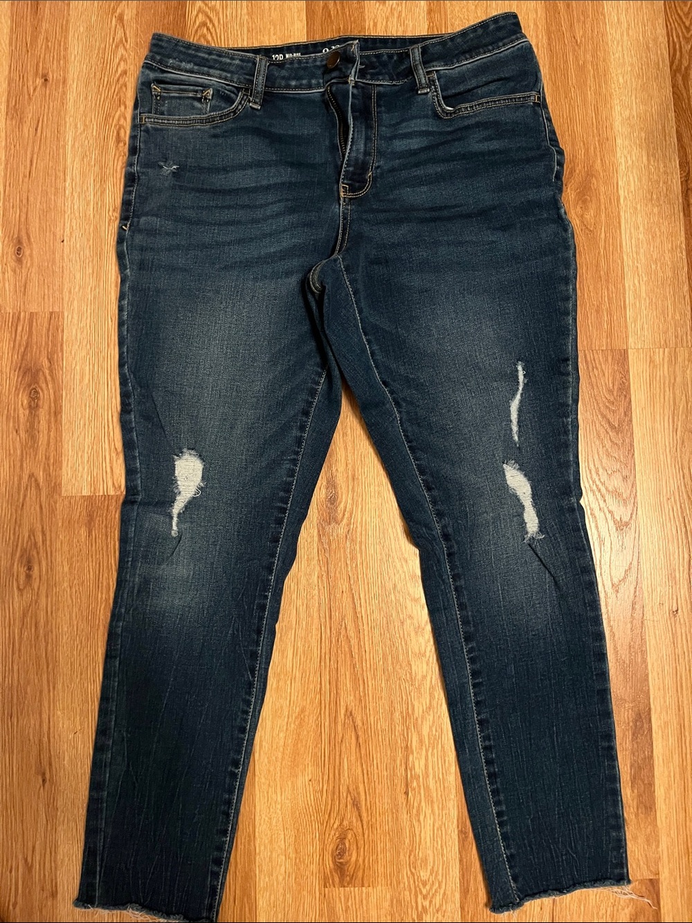 Dark Wash Distressed Women’s Jeans